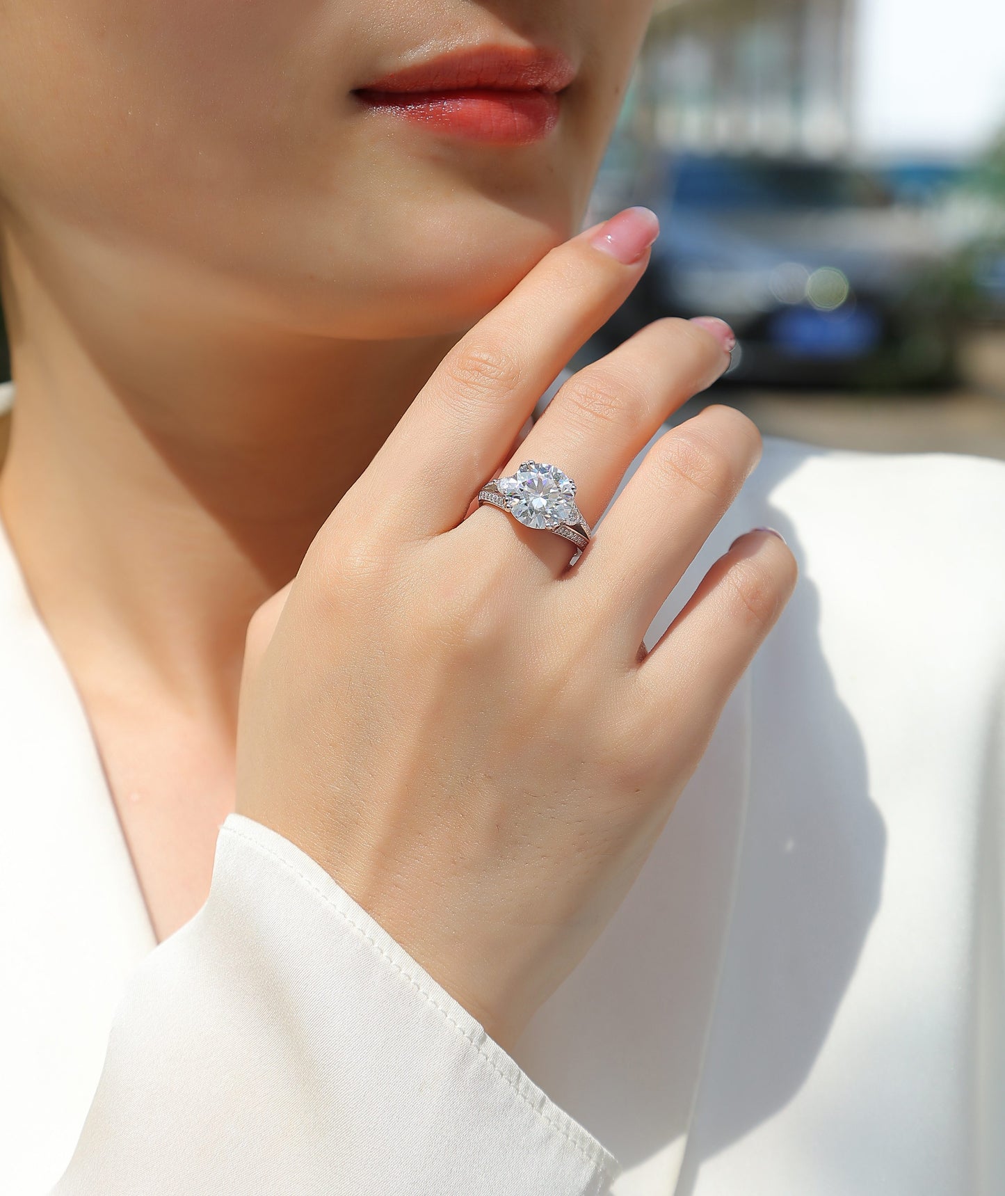 Elegant Radiance - A 5-carat Top-quality Moissanite S925 Silver Diamond Wedding Ring With Gold Plating. The Ring Can Be Inspected With A Diamond Pen