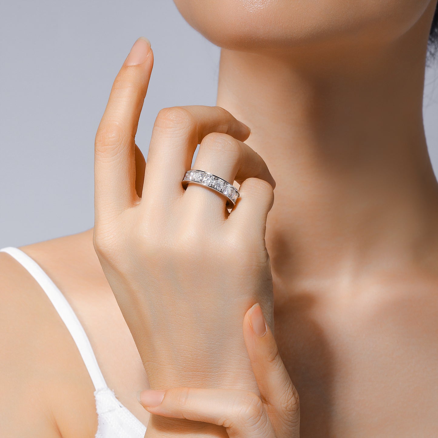 Flowing Cloud Passion - A Wedding Ring Set With 0.3-carat Top-quality Moissanite S925 Silver And Platinum-plated Diamond. The Ring Can Be Inspected With A Diamond Pen