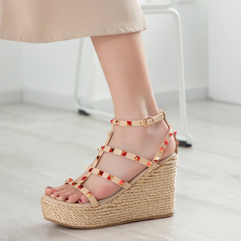 Thick-soled Rivet Super High Heel European Station Rome Waterproof Platform Increased