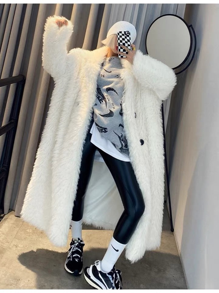 Mid Length Knee Length Coat With A Thicker Temperament