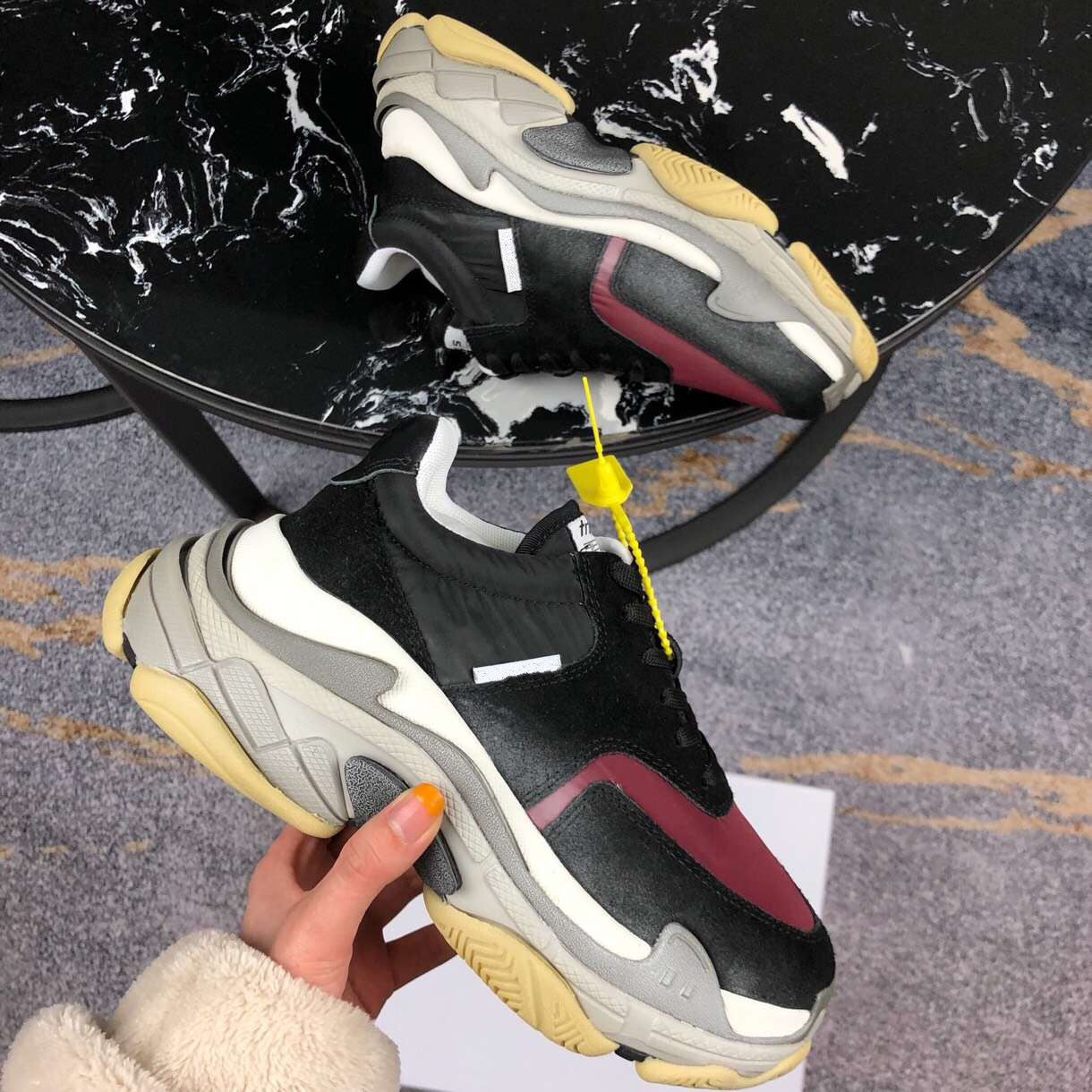 Retro color matching dad shoes