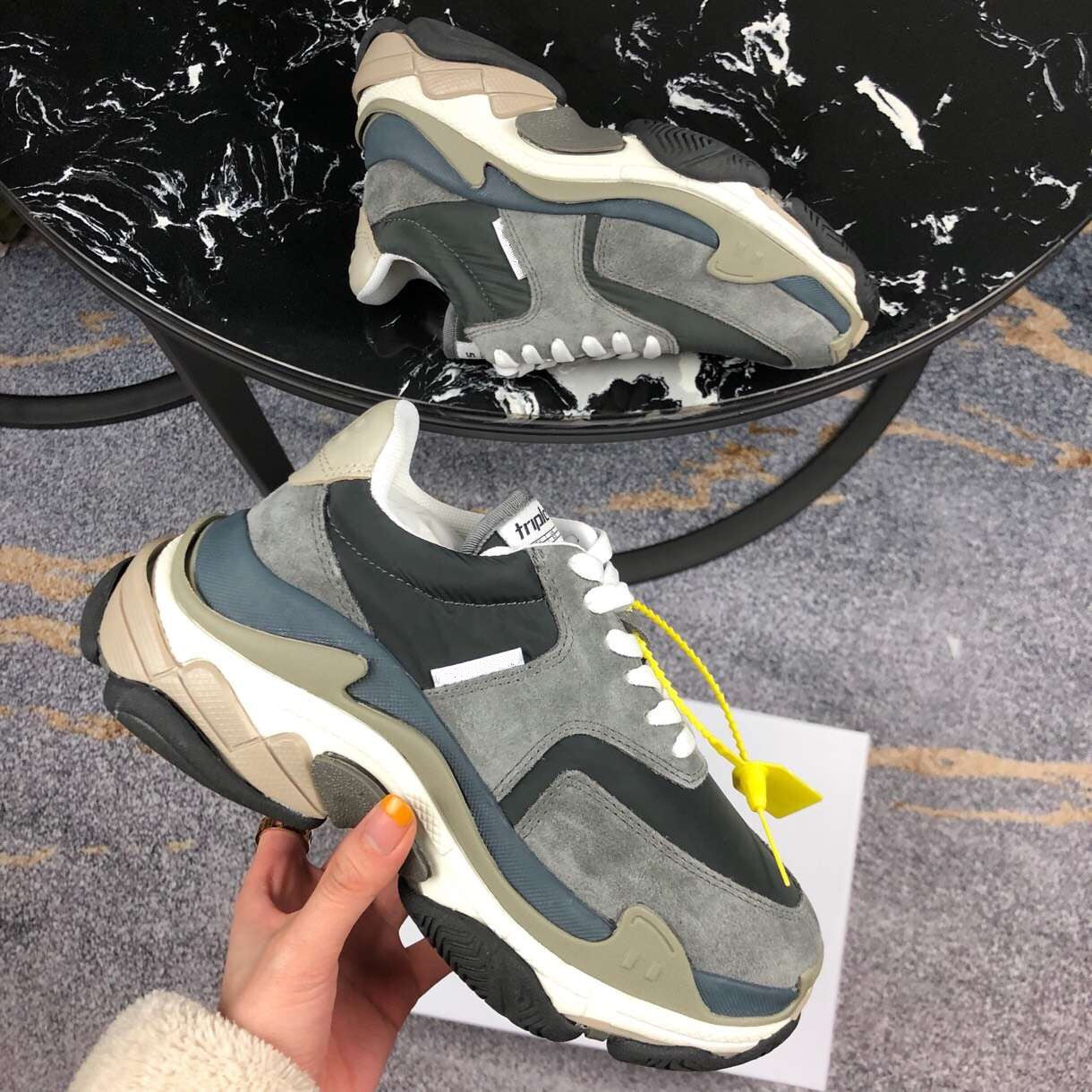 Retro color matching dad shoes