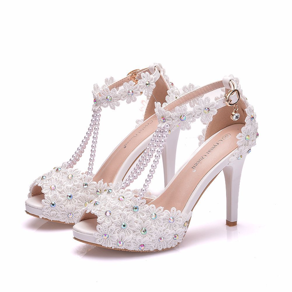 Beaded wedding shoes with fine lace