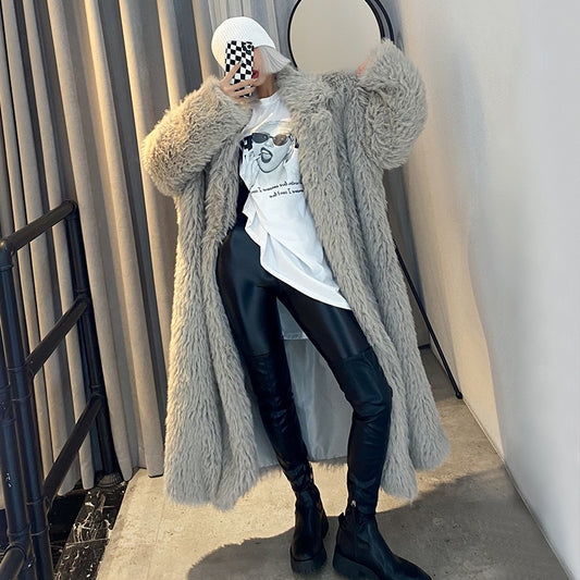 Mid Length Knee Length Coat With A Thicker Temperament