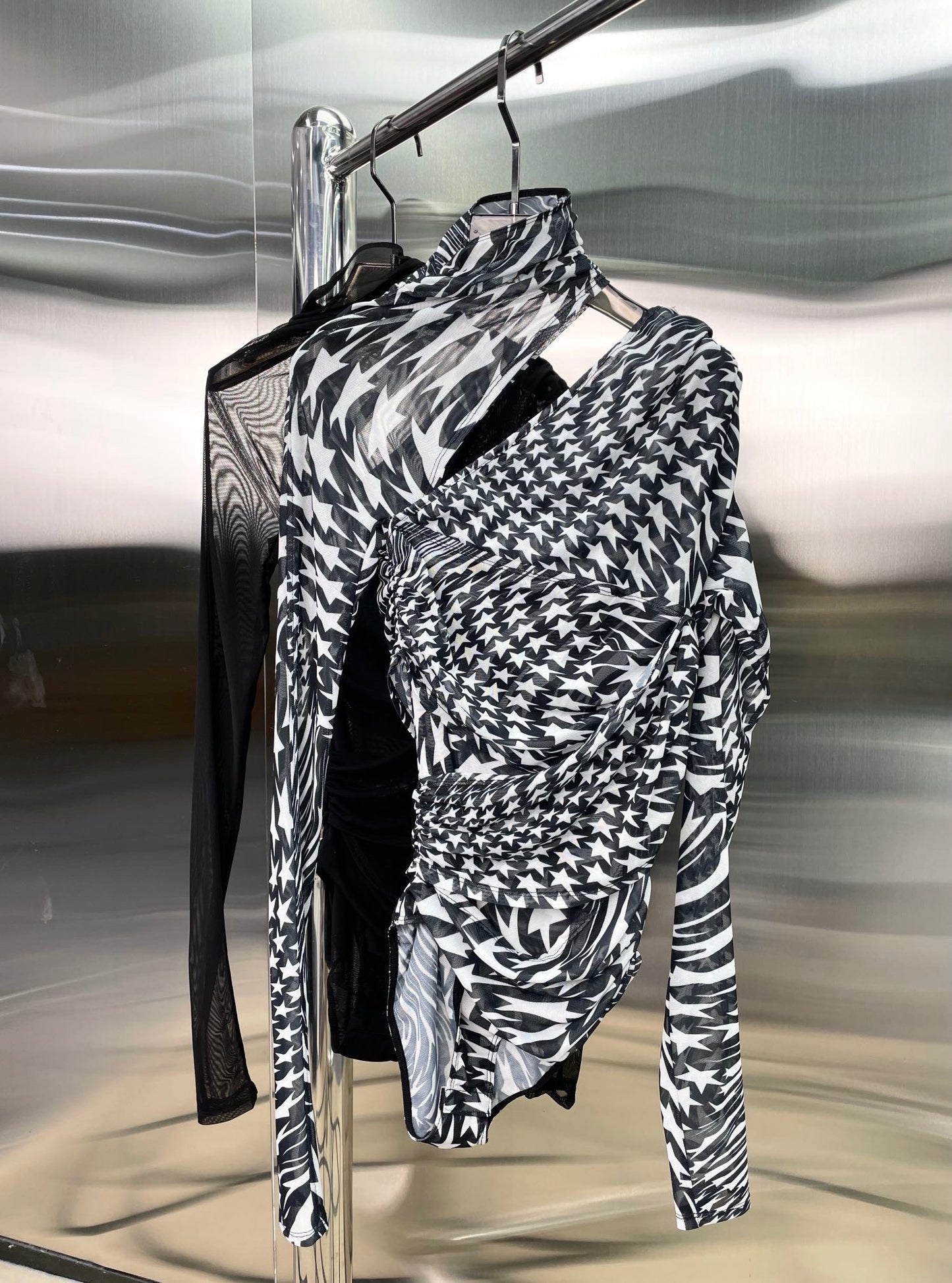 Irregular Turtleneck Mesh Hollow Printed One-shoulder Top