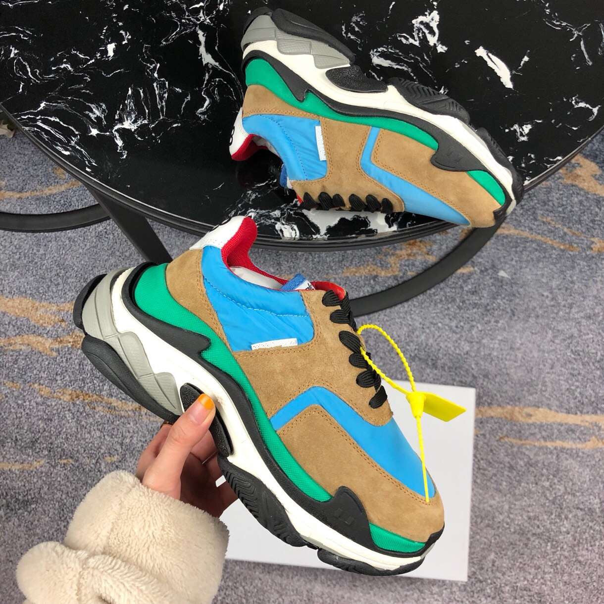 Retro color matching dad shoes
