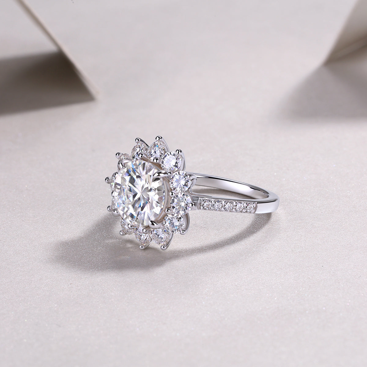 Sunflower - A Wedding Ring Set With Top-quality 3-carat Moissanite S925 Silver And Platinum-plated Diamond. The Ring Can Be Inspected With A Diamond Pen
