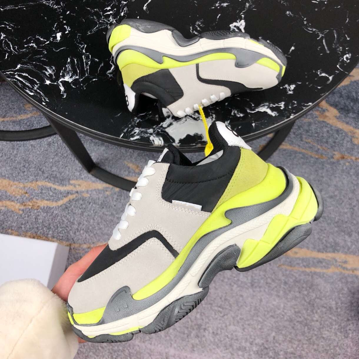 Retro color matching dad shoes