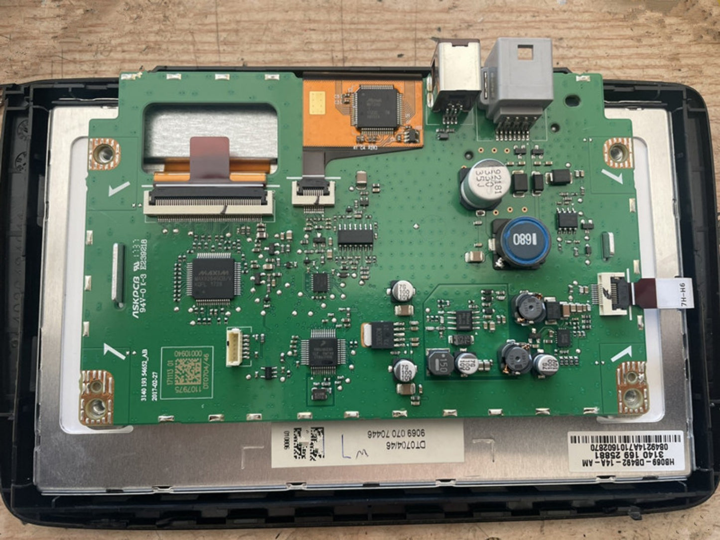 Original Car Exterior Screen Adhesive Peeling