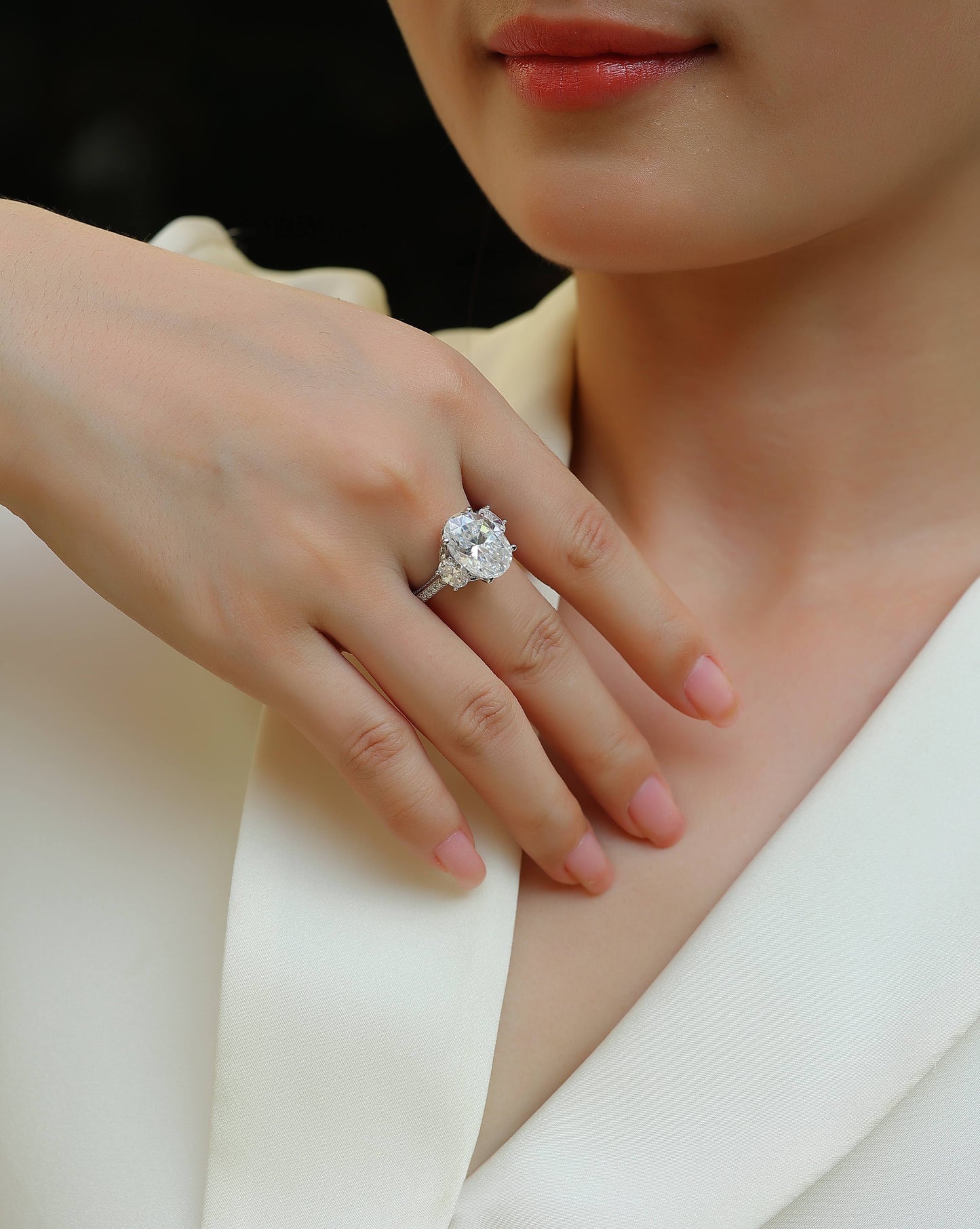 Crown Of Radiance - Set With Top-quality Egg-shaped Moissanite S925 Silver And Platinum-plated Diamond Wedding Ring. The Ring Can Be Inspected With A Diamond Pen
